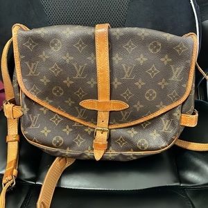 Louis Vuitton Monogram Saumur 25